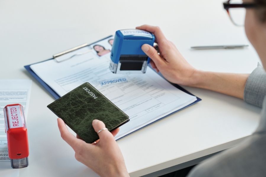 Chuẩn bị giấy tờ đầy đủ sẽ giúp tăng cơ hội đậu visa Schengen
