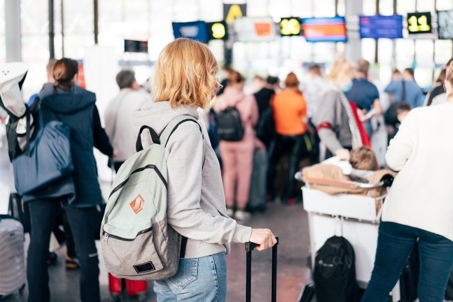 Dịch vụ Đón - Tiễn Khách sảnh Quốc tế - Bay thẳng của SmileTrip giúp bạn tiết kiệm thời gian