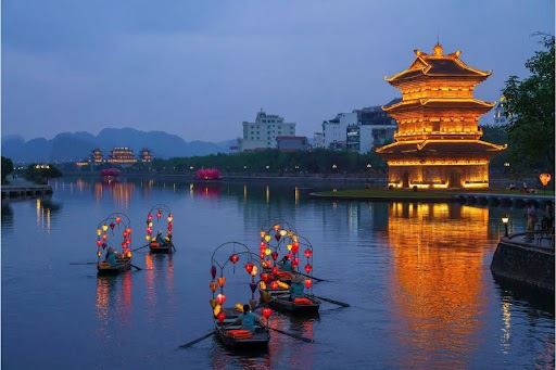Cố Đô Hoa Lư đẹp lộng lẫy khi về đêm