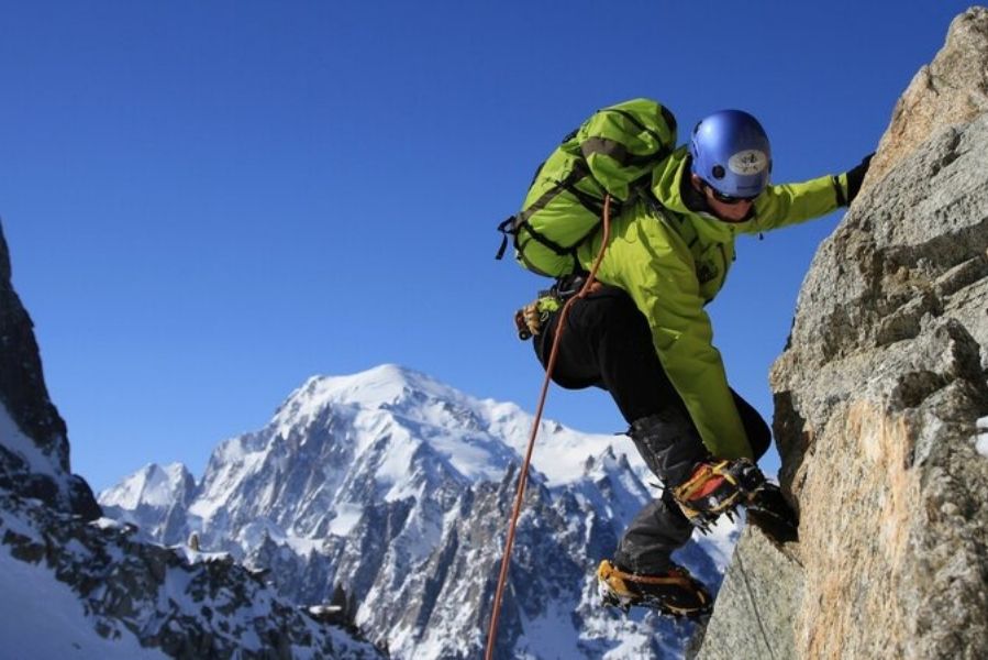 Mont Blanc là biểu tượng trong lòng các nhà leo núi và thám hiểm