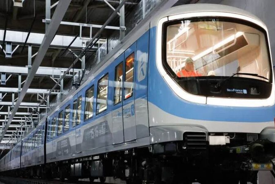 Tàu điện ngầm (Métro) – Phương tiện chính tại Paris