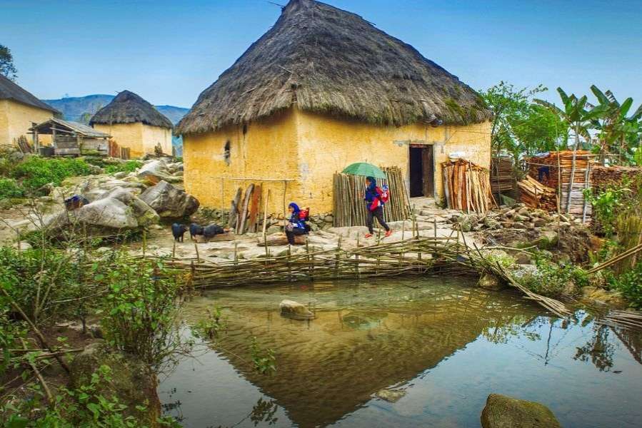 Nhà cổ trình tường – biểu tượng của nét kiến trúc độc đáo và đời sống văn hóa của người Hà Nhì.