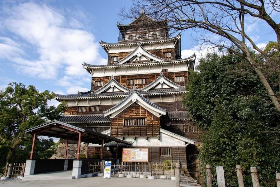 Lâu đài Hiroshima cổ kính