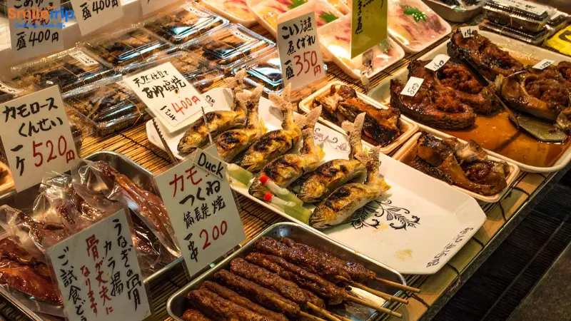 Đến Chợ Nishiki (Kyoto) để thưởng thức thiên đường ẩm thực đường phố
