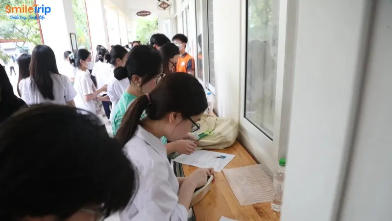 Nộp hồ sơ nhập học tại trường ở Nhật Bản