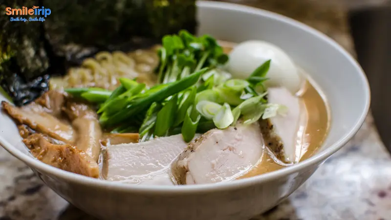 Gyokai Tonkotsu – Ramen xương heo và cá ngừ khô