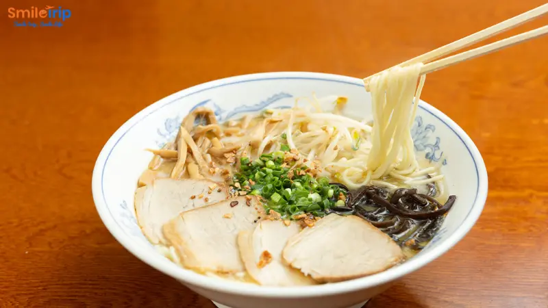 Kumamoto Ramen – Ramen xương heo tỏi cháy