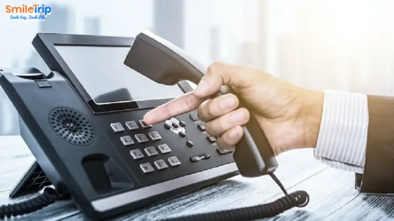 Gọi điện trực tiếp để hỏi lịch làm việc của cơ quan có thẩm quyền