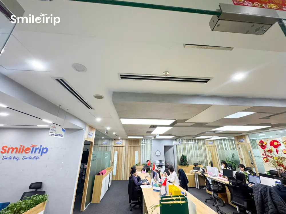 Liên hệ SmileTrip để đặt vé máy bay đi Pháp nhanh với giá tốt